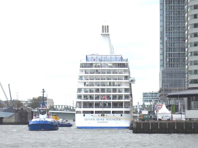 Seven Seas Voyager 